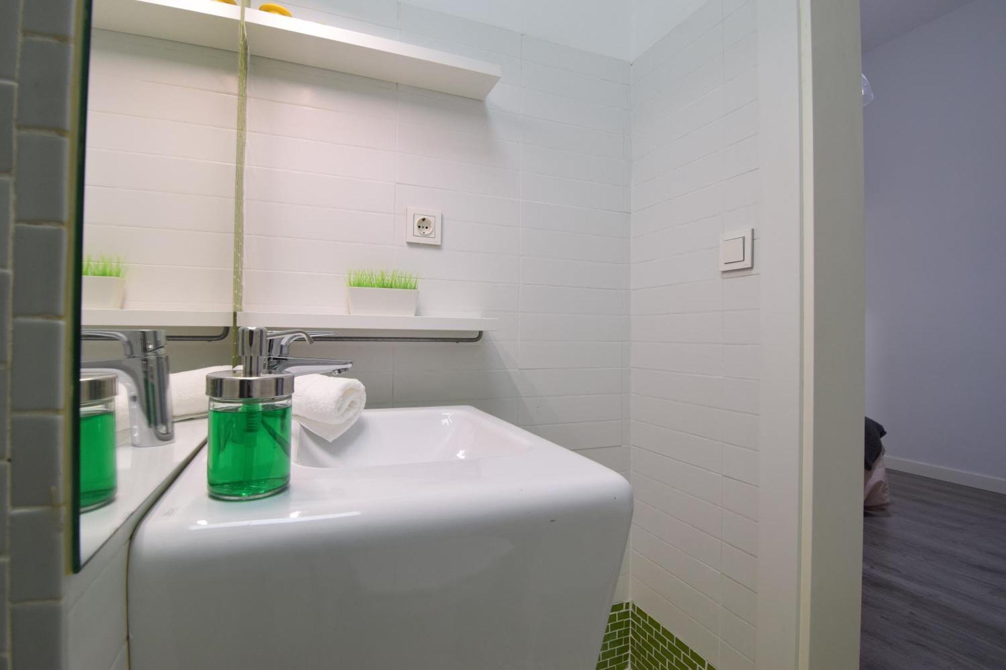 Apartamento Atarazanas Malaga Centro Historico Buitenkant foto