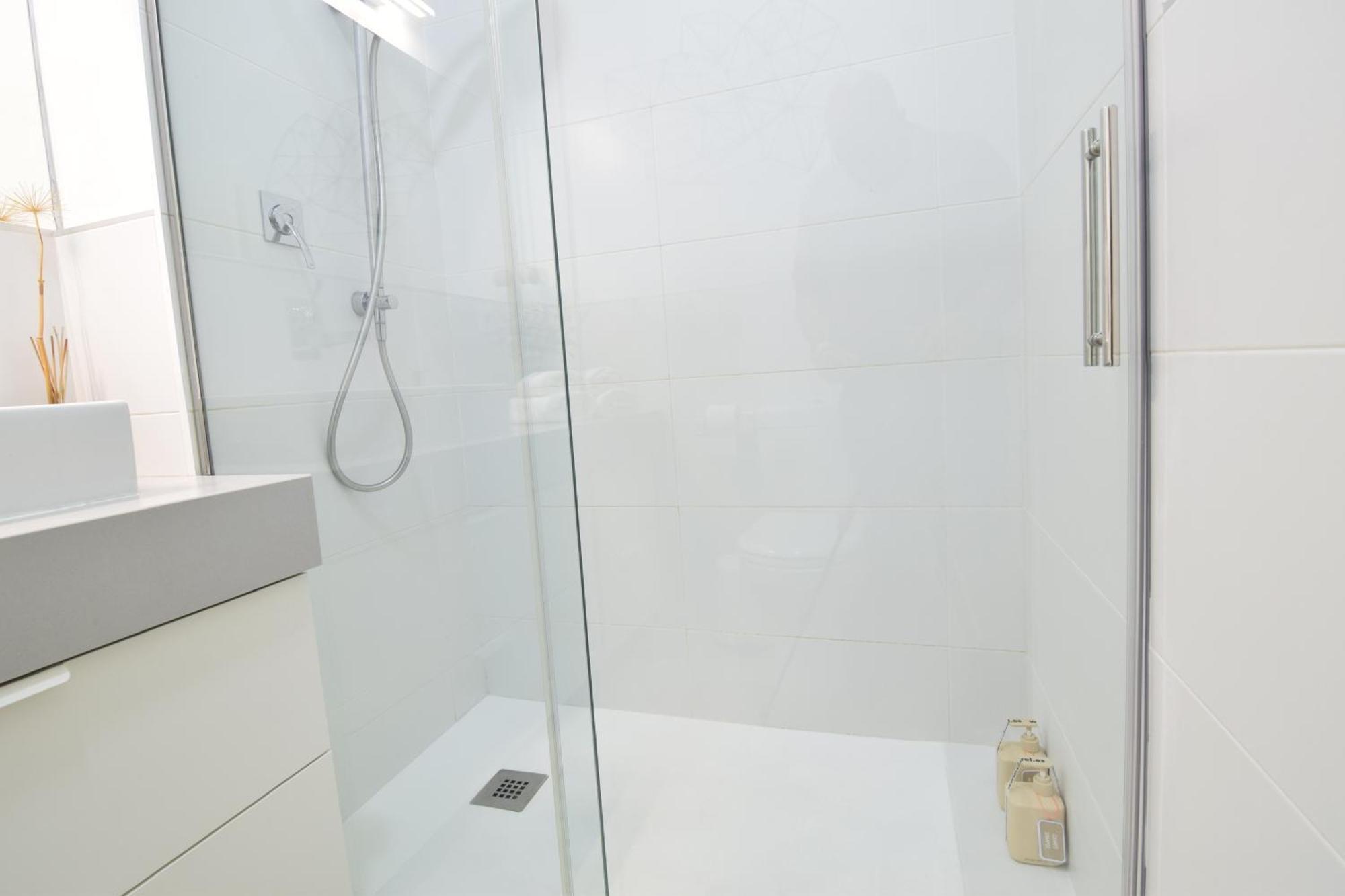 Apartamento Atarazanas Malaga Centro Historico Buitenkant foto