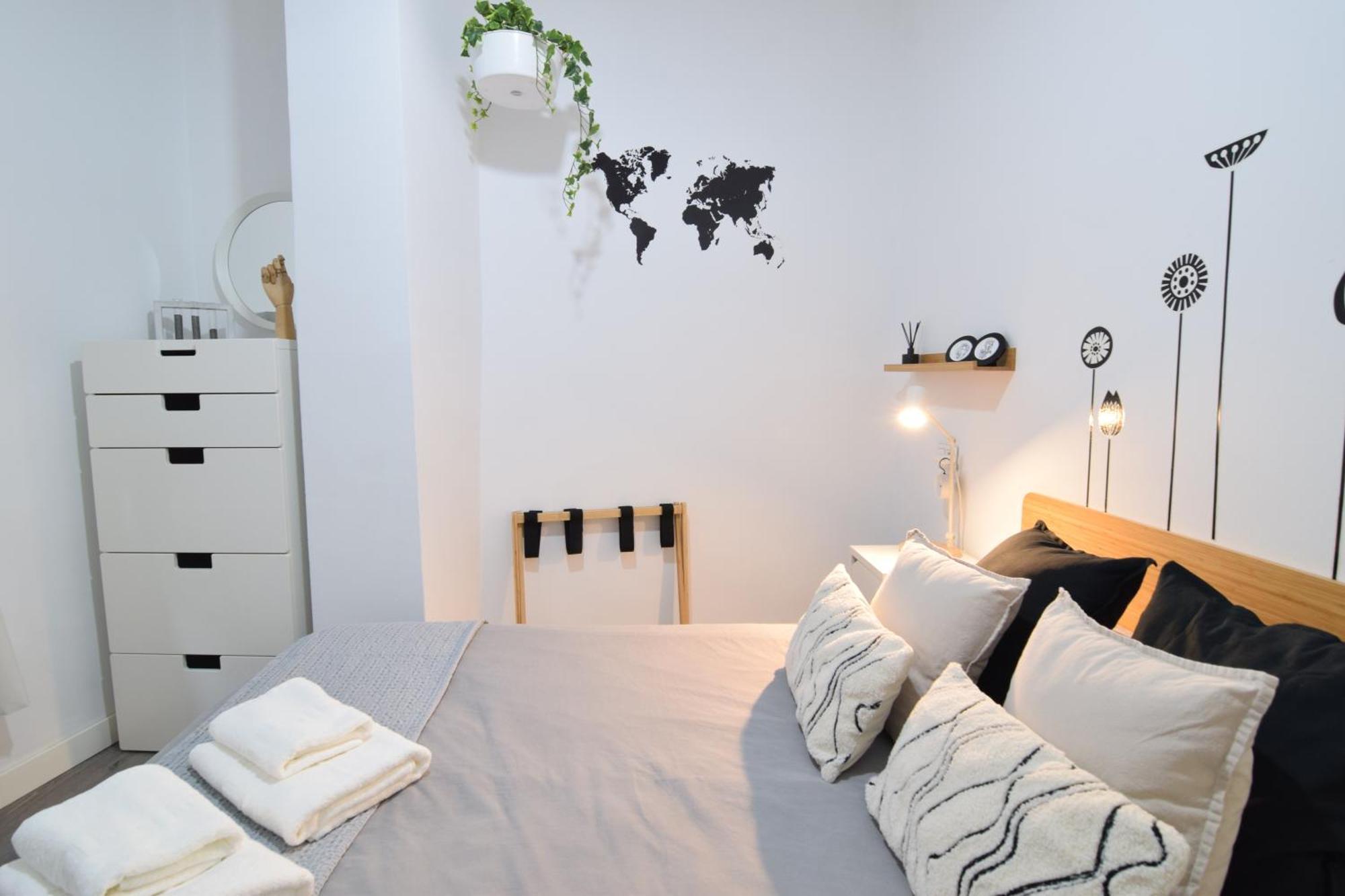 Apartamento Atarazanas Malaga Centro Historico Buitenkant foto